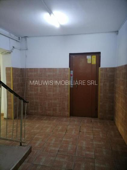 Calea Mosilor- Bd. Carol -Restaurant Burebista  bl.1982- 2 bai - 3