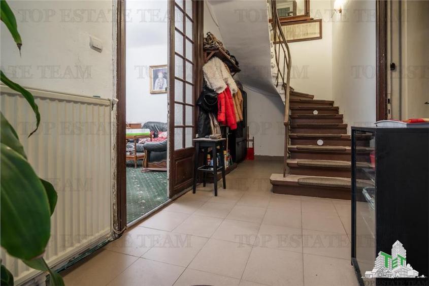 Vila de vanzare - Zona Victoriei | Pretabil birouri, clinica sau rezidential