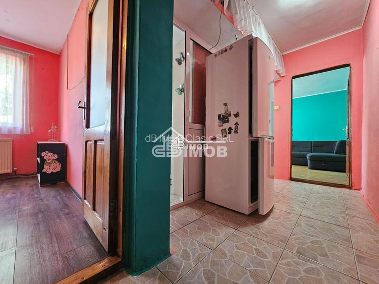 Apartament 3 camere, Micro 6 – etaj 1, centrală proprie, mobilat - 7