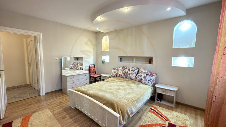 Casa Visurilor /4 camere-163 mp / Teren-1036 mp / B-dul 25 Octombrie - Carei