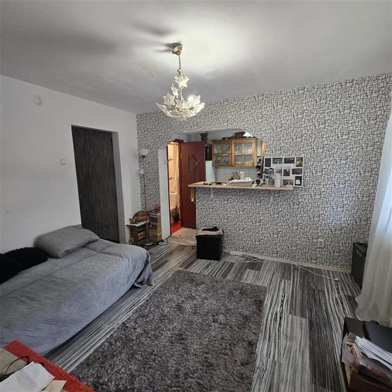 Apartament 2 camere parter inalt Amanetu Piciu