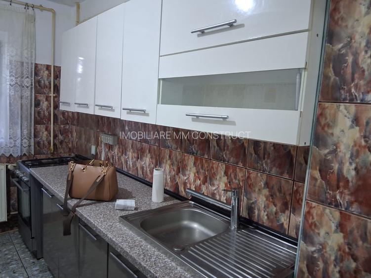 Vand apartament cu 3 camere la parter inalt zona Lipovei - 7