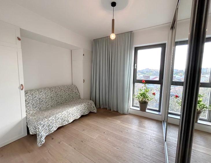 Apartament 3 camere langa parc, terasa 31 mp, vedere superba lac, imobil 2015