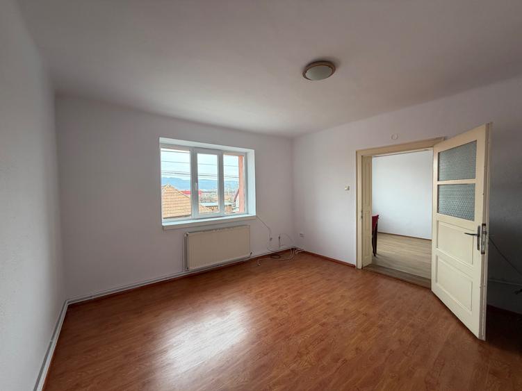 Casa 3 camere - singur in curte - zona Trei Stejari - nemobilata