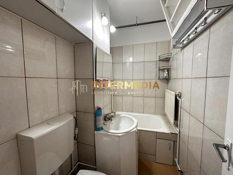 Garsoniera de Inchiriat CETATE Flanco etaj 2 mobilata si utilata complet.