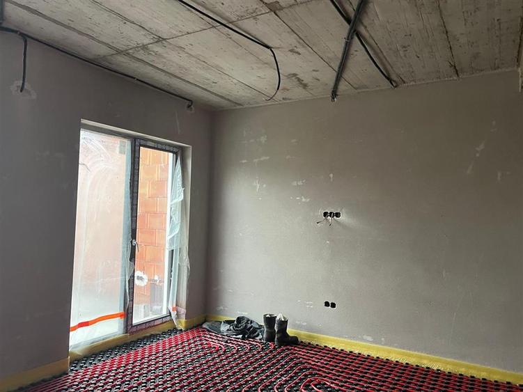 Casa in complex de case insiruite cu 5 camere
