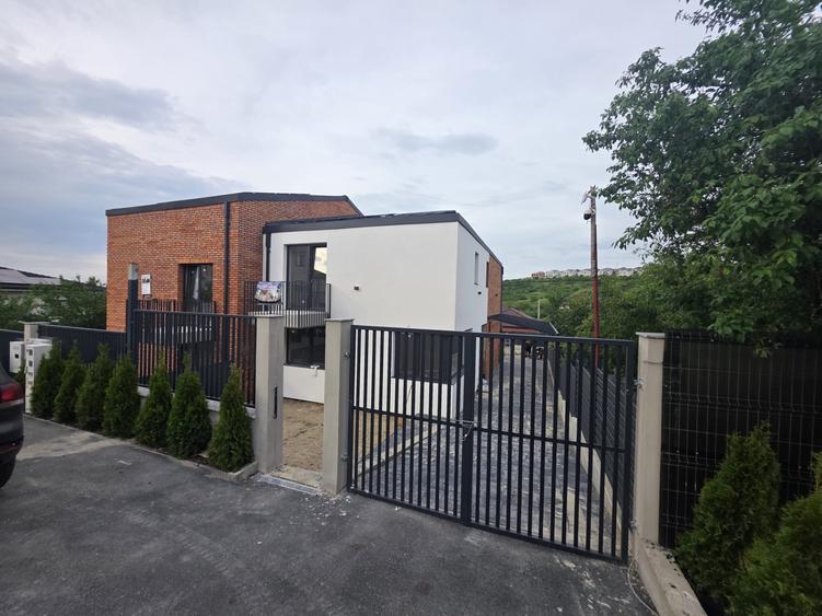 Duplex NZEB Dezmir, 180 mp + Subsol 50 mp, 300 mp teren, Panouri solare