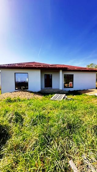 TAUTII DE SUS, casa pe 1 nivel 150mp -semifinisata, 5ari teren !