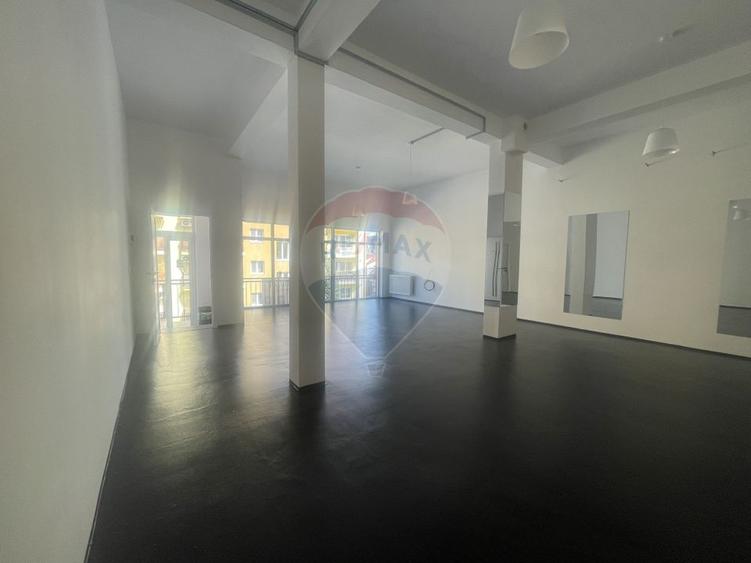 Spatiu comercial de inchiriat in Florești