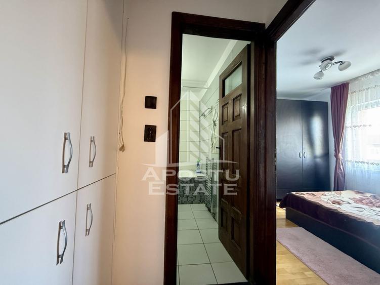 Apartament 2 camere de vanzare, centrala proprie, zona Girocului