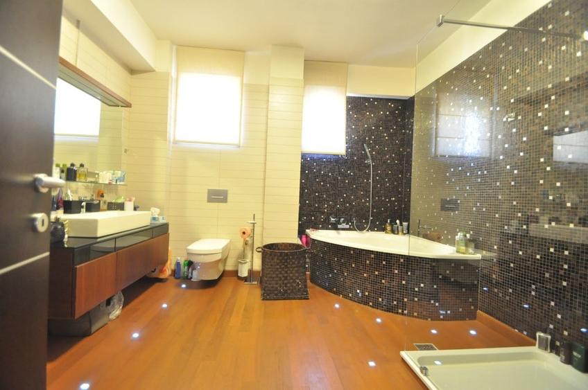 Penthouse 3 cam, in Herastrau,  650.000 euro