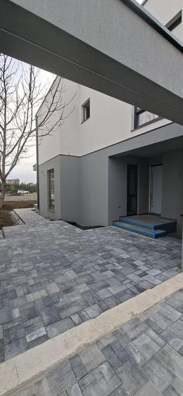 Duplex cu 5 camere si teren de 372mp
