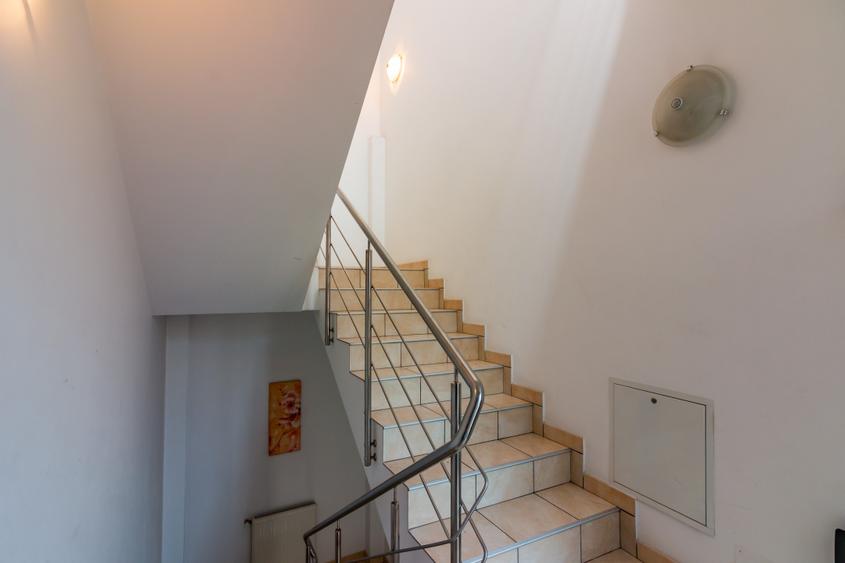 Com0%| Cladire multifunctionala Unirii– Hotel Piri | 9 studiouri independente