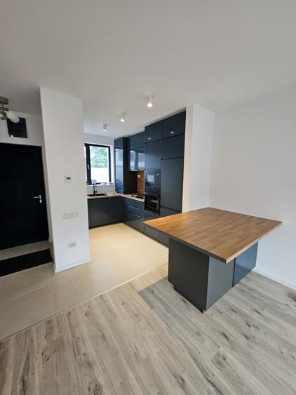 Pipera : Vila townhouse noua , cu 4 camere ,aproape de American School !
