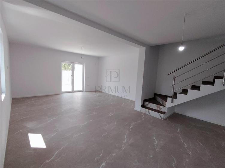 DUPLEX SPATIOS - ZONA CENTRALA - BALCON