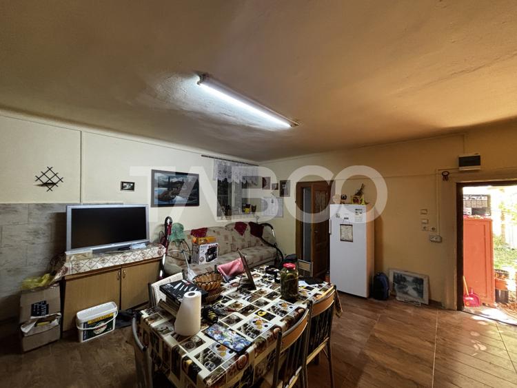 Casa cu gradina de vanzare si curte + pivnita zona Terezian Sibiu