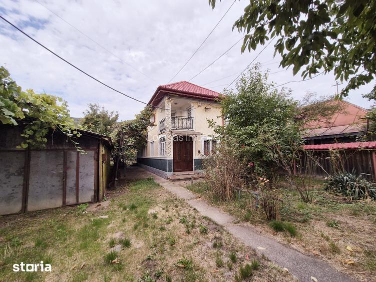 Casă cu teren foarte generos, la 5 minute de centrul orașului - 9