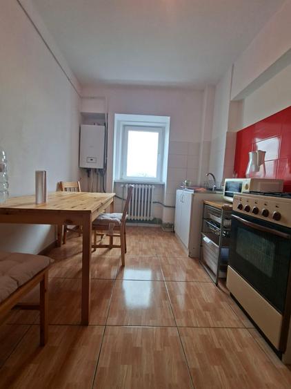 Apartament 3 camere decomandat, zona Pacurari