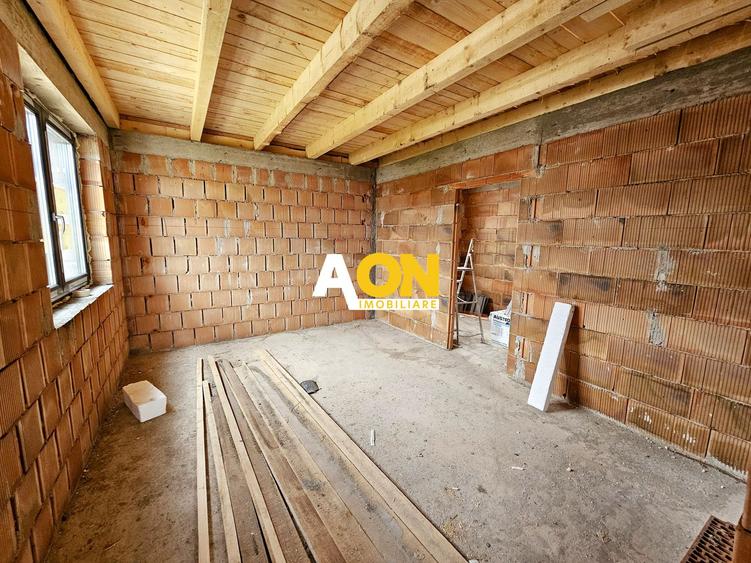 Casa semifinisata, 4 camere, 554 mp teren, Cetate
