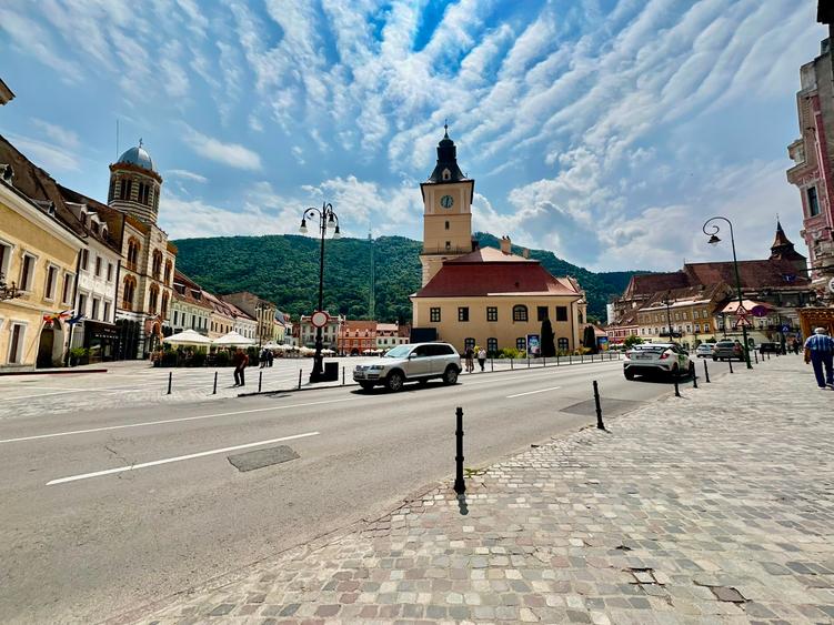 Inchiriez garsoniera la casa in centrul Brasovului, disponibila imediat