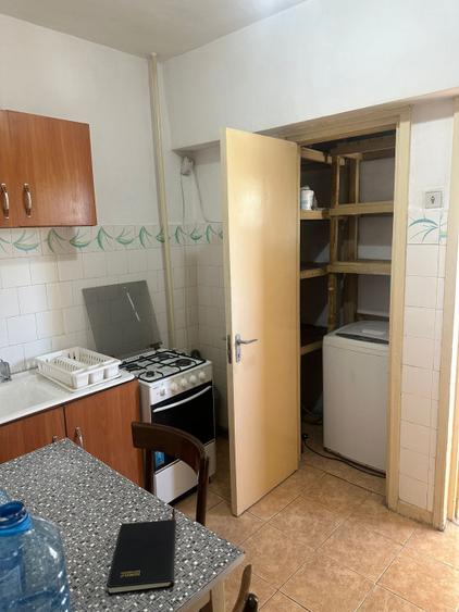 Garsoniera decomandata, 33 mp, Calea Bucuresti Rotonda