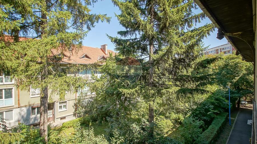 Apartament 2 camere decomandat, str. Crișana, langă Piața Dacia