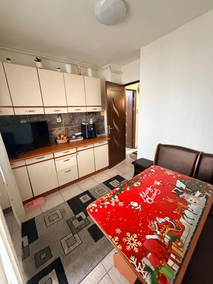 Apartament 3 camere, 68 mp, zona Consul
