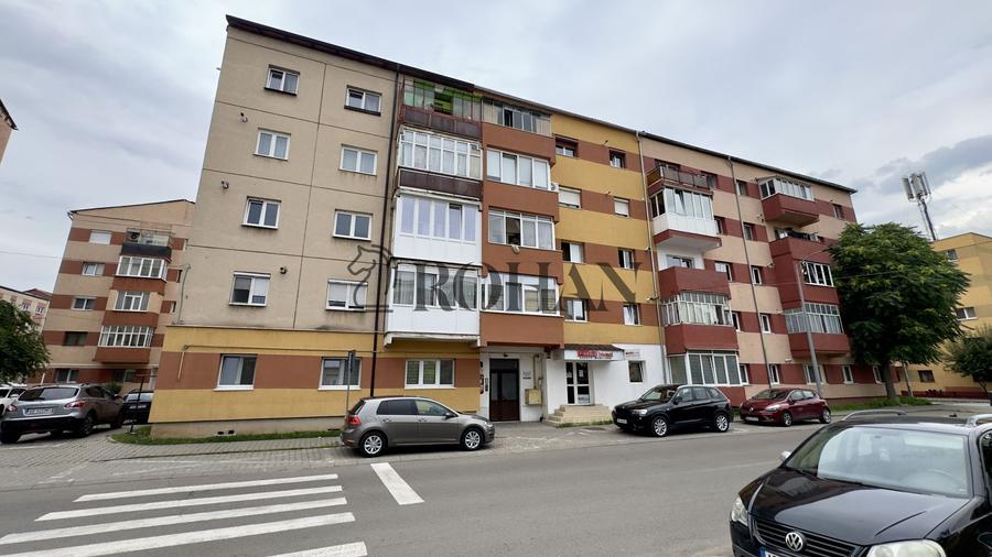 Apartament 3 camere, 70 mp total, loc de parcare, Str. Vânătorilor