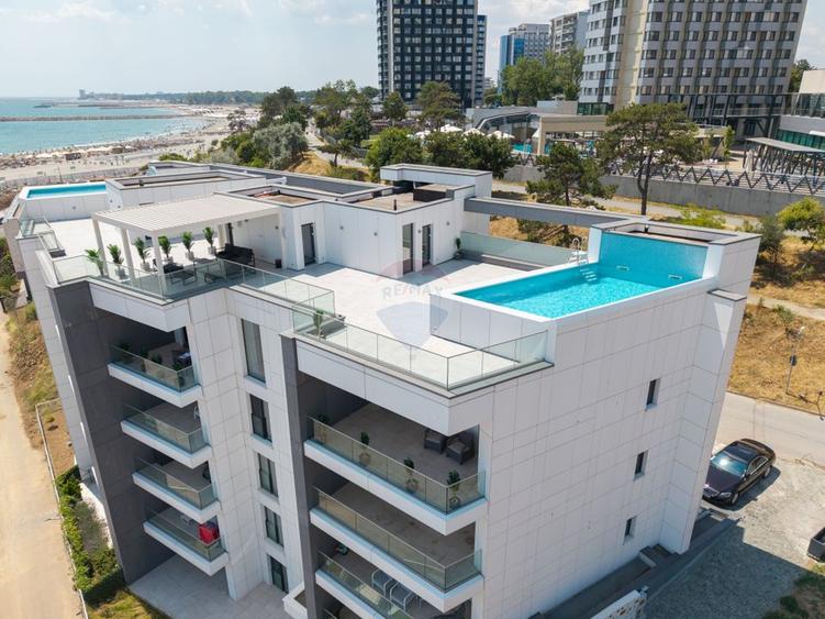 PENTHOUSE CU PISCINA, VEDERE PANORAMICA LA MARE/FALEZA OLIMP
