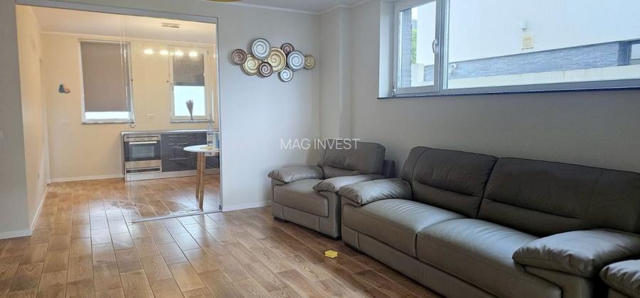 De vânzare casă premium tip duplex,  vedere spre Lacul Brates, comision 0% - 17