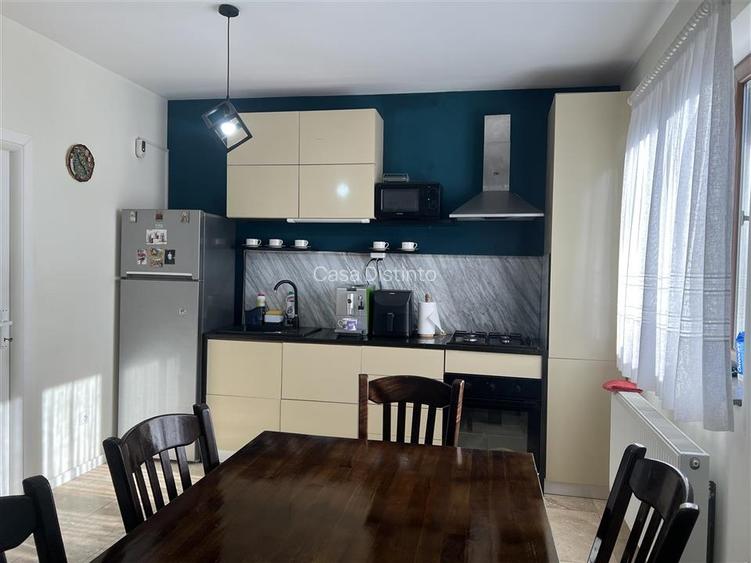 Casa si garaj cu 4 camere - 10