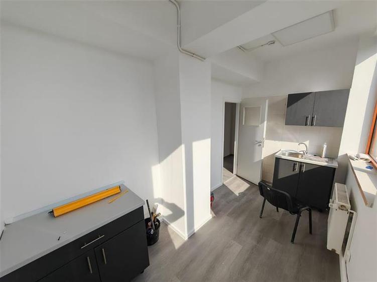 Spatii birouri - Calea Plevnei - de la 85 mp