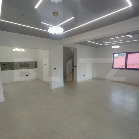 Vilă 135 mp, teren 450 mp, priveliște panoramică spre oraș, zona Bârnova