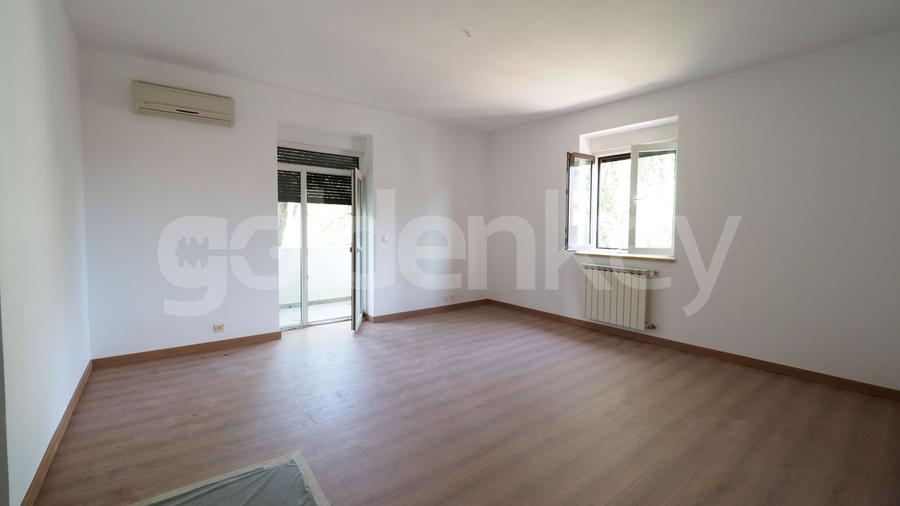 Vilă cu 6 dormitoare | cartier rezidential langa padure