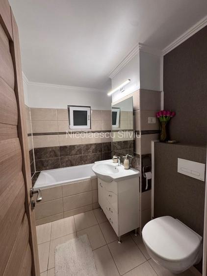 Apartament cu 3 camere decomandat Rovine - 11