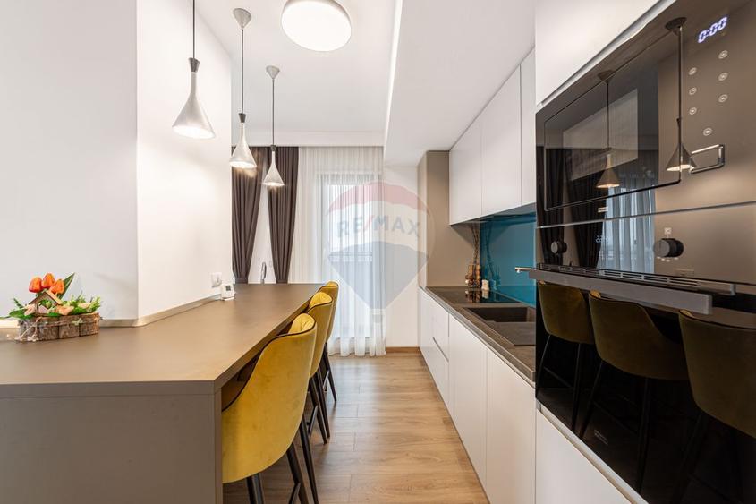 Apartament tip PENTHOUSE, 3 camere de vânzare, posibil RATE, Adora UTA