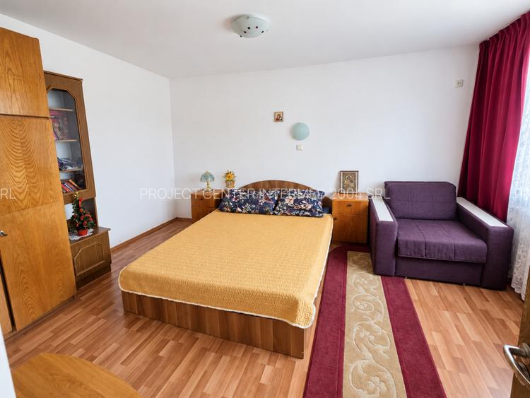Vilă zona Rolast, S+P+1, sup teren = 587 mp