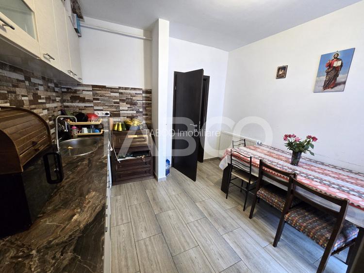 Apartament decomandat 4 camere 2 bai balcon parcare COMISION 0 - 18