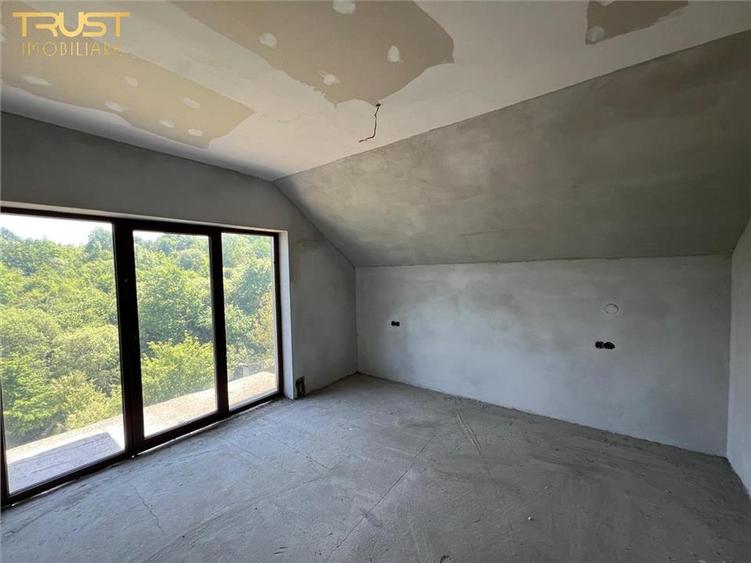 Casa semifinisata V. Ghinzii teren 18 arii