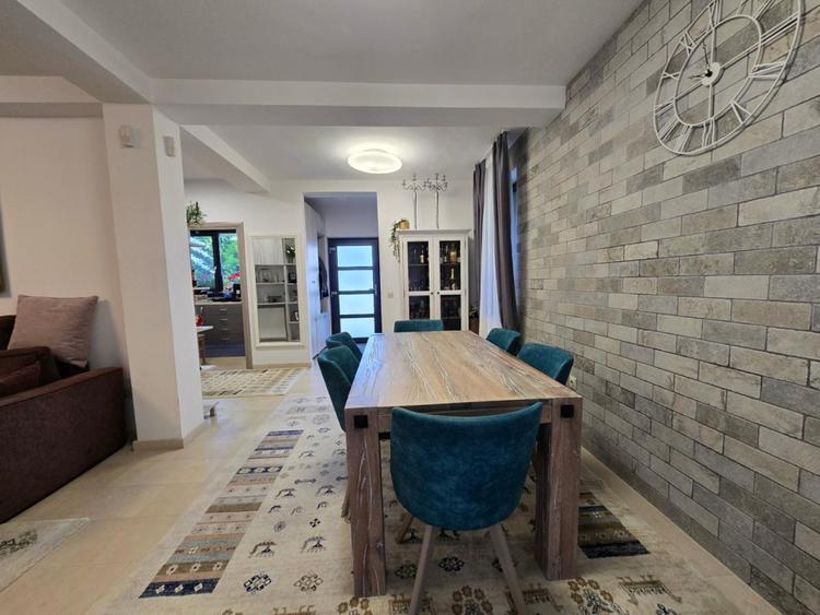 Casa cuplata moderna in zona Vivo, pe strada Crizantemelor!