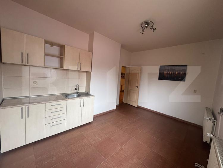 Spațiu Comercial/Birouri, 130 mp, locuri de parcare incluse – zona Ultracentral