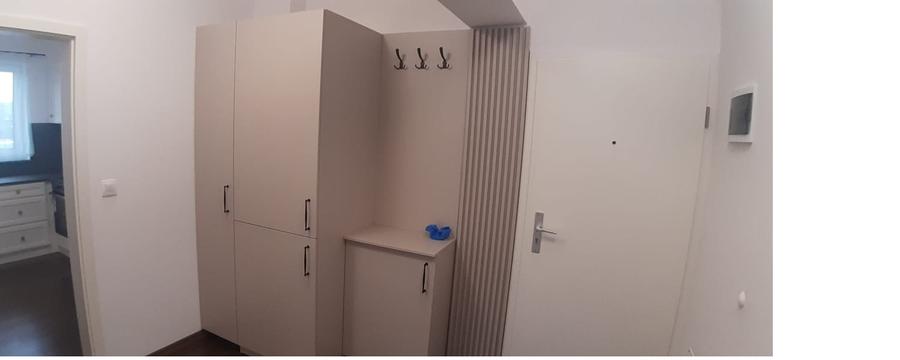 Inchiriez apartament cu 2 camere si loc de parcare in Avantgarden 3