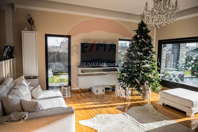 Casă / Vilă de lux cu 6 camere de vânzare în Șcheia, Suceava - 9