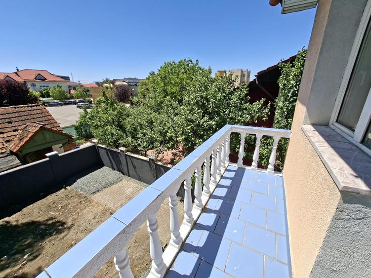 Dumbravita la intrare,  pentru locuit sau afacere