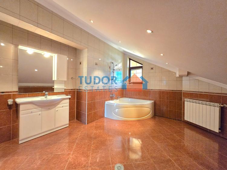 Elegant 10-Bedroom Mansion with Private Pool & Landscaped Garden - 21
