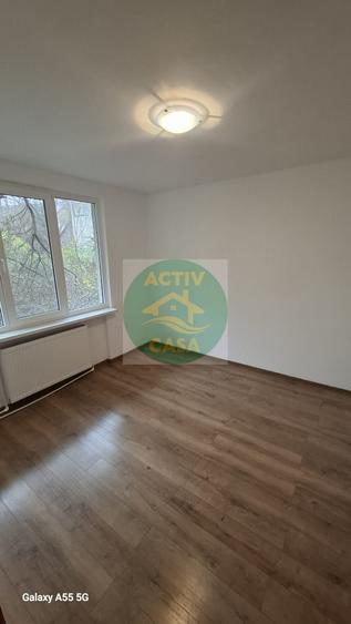 Apartament 2 camere, decomandat, zona Scoala nr. 11, Roman Neamt