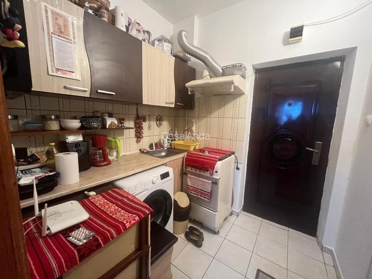 VAND GARSONIERA PORT ET 2 PRET 28.000 EURO - 4
