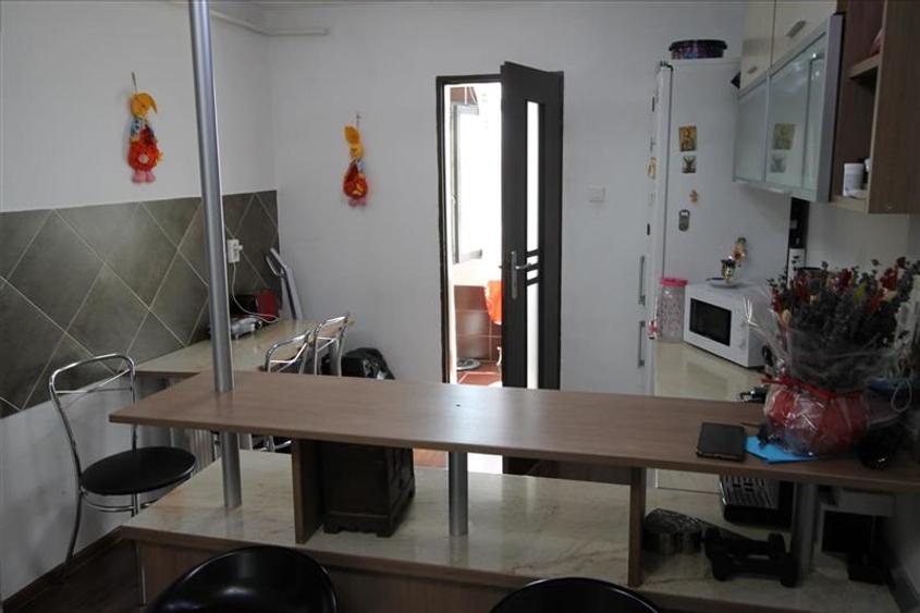 Zona Martir Closca - 2 camere decomandate