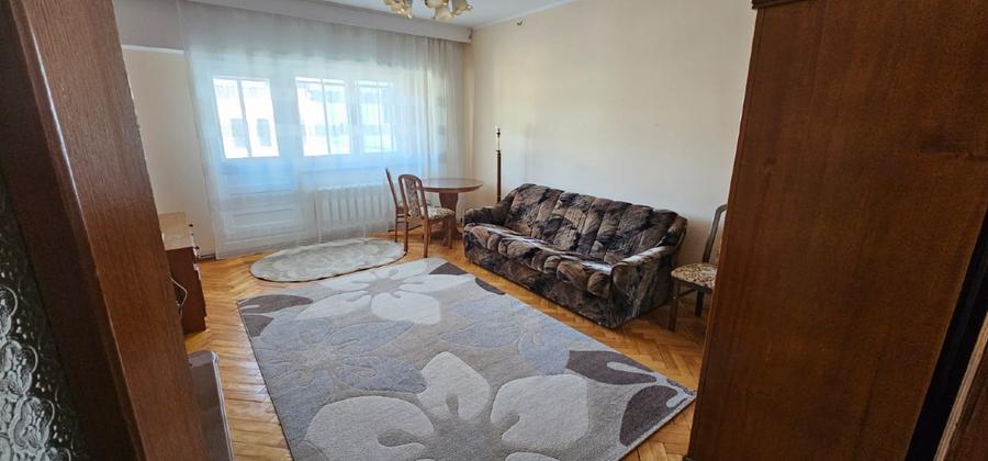 Inchiriez apartament 4 camere, complet decomandat, in zona Arcu -Rapa Galbena
