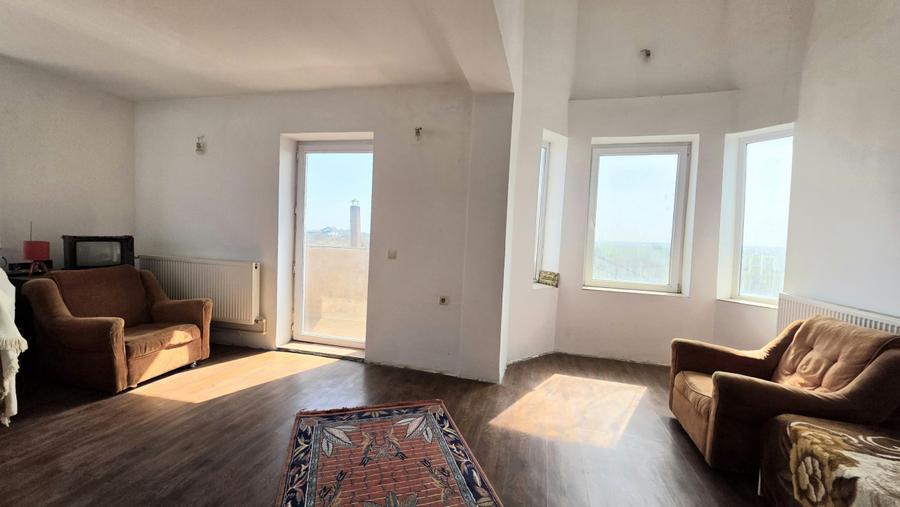 Vila de vanzare in Constanta, 6 camere, zona Km5